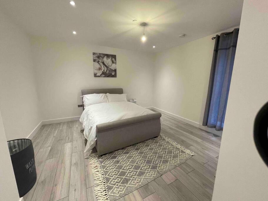 Stylish And Cosy 2 Bedroom Flat In Кройдон Екстер'єр фото