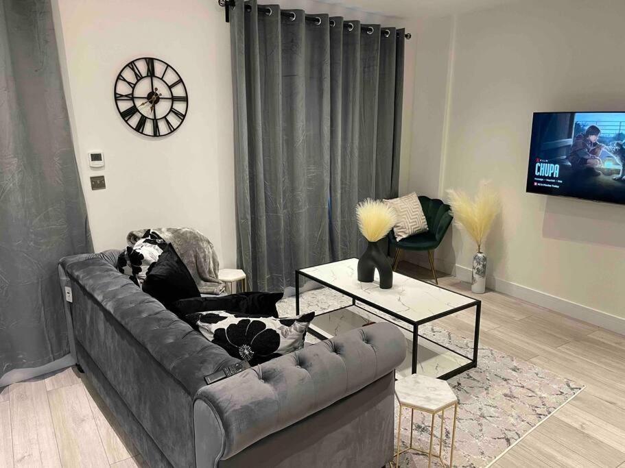 Stylish And Cosy 2 Bedroom Flat In Кройдон Екстер'єр фото