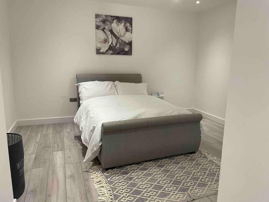 Stylish And Cosy 2 Bedroom Flat In Кройдон Екстер'єр фото