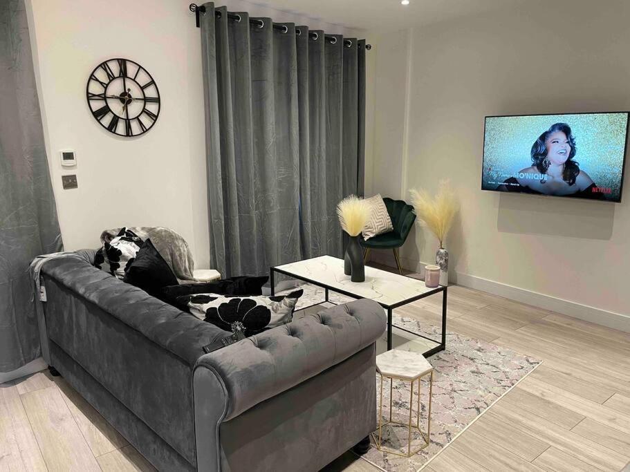 Stylish And Cosy 2 Bedroom Flat In Кройдон Екстер'єр фото