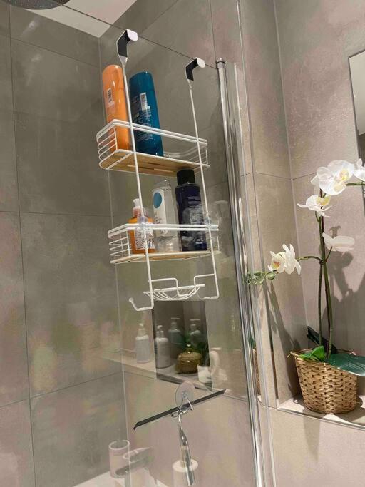 Stylish And Cosy 2 Bedroom Flat In Кройдон Екстер'єр фото