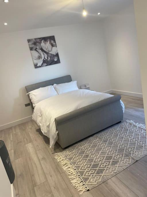 Stylish And Cosy 2 Bedroom Flat In Кройдон Екстер'єр фото